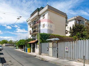 Monolocale in Vendita a Catania, zona Barriera, 135'000€, 70 m²