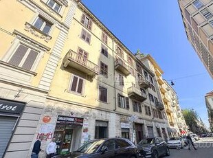 Negozio a Torino Via San Secondo 2 locali