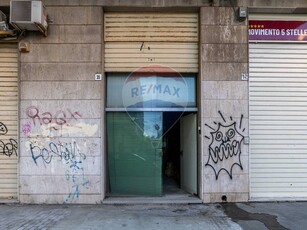 Negozio in Vendita a Catania, zona Centro Storico, 65'000€, 65 m²