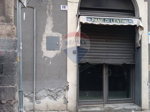 Negozio in Vendita a Catania, zona Centro Storico, 67'000€, 100 m²