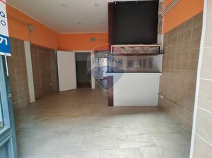 Negozio in Vendita a Catania, zona Viale Rapisardi, 80'000€, 50 m²