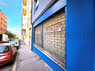 Negozio in Vendita a Trieste, 45'000€, 58 m²