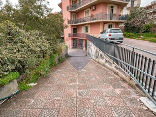 Quadrilocale in Vendita a Catania, zona San Giovanni Galermo, 160'000€, 156 m²