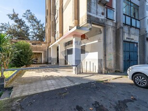 Quadrilocale in Vendita a Catania, zona Via Palermo - Nesima, 65'000€, 130 m²