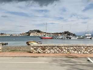 Terratetto in Vendita a Portoferraio con Vista Mare e Giardino