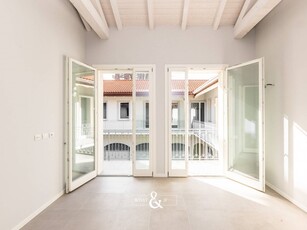 Trilocale in Affitto a Monza, zona Centro storico, 1'890€, 92 m²