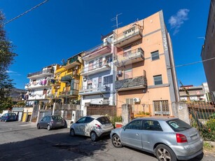 Trilocale in Vendita a Catania, zona Librino, 55'000€, 74 m², arredato