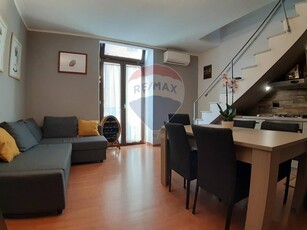 Trilocale in Vendita a Catania, zona Picanello, 125'000€, 93 m²