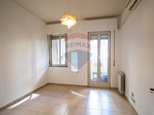 Trilocale in Vendita a Catania, zona Province, 150'000€, 98 m²
