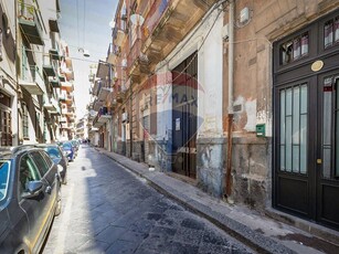 Trilocale in Vendita a Catania, zona Via Etnea - via Umberto, 110'000€, 70 m²