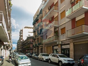 Trilocale in Vendita a Catania, zona Zona centro, 125'000€, 106 m²