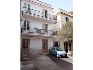 Trilocale in Vendita a Palermo, 85'000€, 130 m²