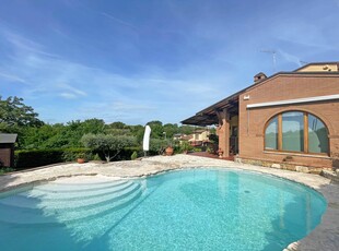 Villa a schiera in vendita a Montepulciano Siena