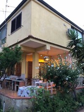 Villa a Schiera in Vendita ad Cassano All`ionio - 75000 Euro