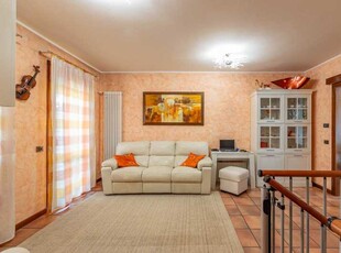 Villa a Schiera in Vendita ad Due Carrare - 150000 Euro