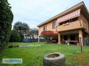 Villa arredata con terrazzo San biagio, cazzaniga