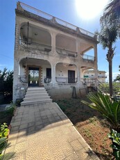 Villa bifamiliare in vendita a Bagheria Palermo