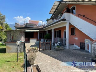 Villa bifamiliare in Vendita a Massa, zona Poveromo, 380'000€, 200 m², arredato
