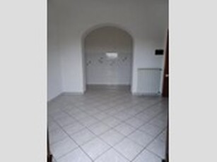 Villa bifamiliare in Vendita a Pisa, 375'000€, 160 m², con Box