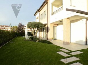 Villa Bifamiliare in Vendita ad Padova - 480000 Euro