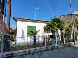 Villa in Affitto a Ravenna, 6'000€, 85 m², arredato