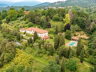 Villa in Vendita a Biella, 2'900'000€, 1900 m², arredato