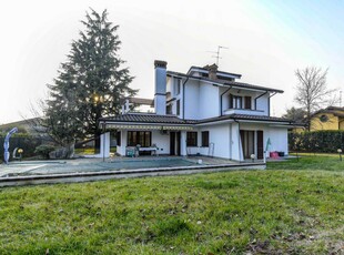 Villa in vendita a Canonica D'adda Bergamo