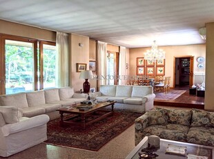 Villa in vendita a Carate Brianza Monza Brianza