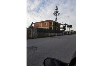 Villa in vendita a Castel Volturno, Frazione Pineta Grande