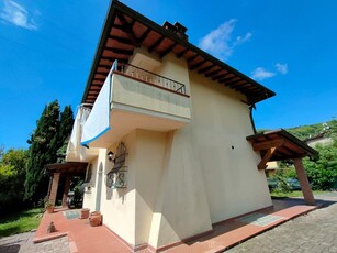 Villa in Vendita a Massa, 650'000€, 150 m²
