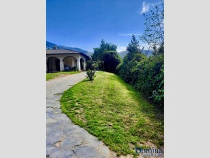 Villa in Vendita a Massa, zona Romagnano, 530'000€, 250 m², con Box