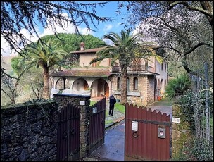 Villa in vendita a Montecatini Terme