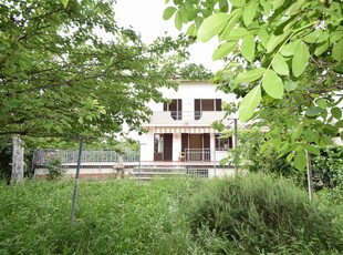 Villa in vendita a Piacenza San Bonico