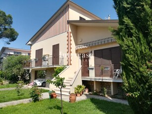 Villa in Vendita a Pisa, zona La Vettola, 420'000€, 180 m², arredato, con Box