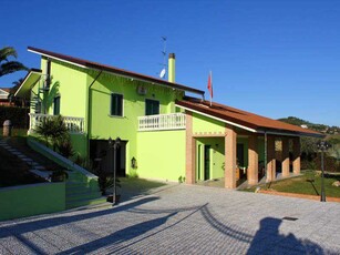 Villa in Vendita ad Martinsicuro - 679000 Euro
