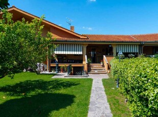 Villa in Vendita ad Roma - 695000 Euro