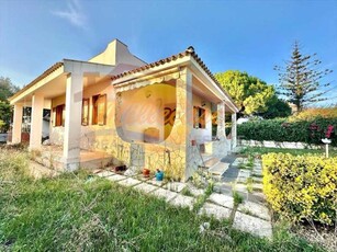 Villa in Vendita ad Siracusa - 124000 Euro