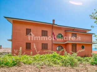 Villa nuova a Ospedaletto d'Alpinolo - Villa ristrutturata Ospedaletto d'Alpinolo