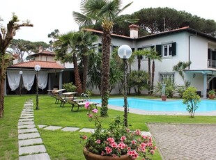 Villa o villino di 600 m2 a Forte dei Marmi