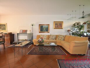 Villetta a schiera in Vendita a Lucca, zona Antraccoli, 348'000€, 180 m², con Box