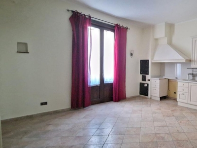 Appartamento di 3 vani /72 mq a Trani (zona Centro storico)