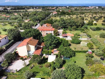 Villa bifamiliare in vendita a San Vincenzo Livorno