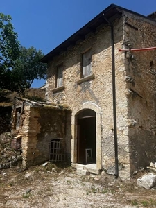 Rustico / Casale in vendita a Magliano de' Marsi