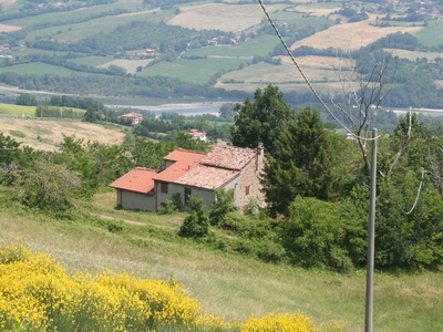 Rustico casale in vendita a Travo Piacenza