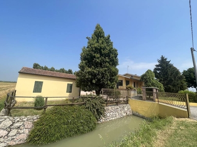 Villa in vendita a Castel D'ario Mantova