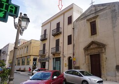 Appartamento con terrazzo, Castelvetrano centro storico