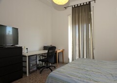 Letto matrimoniale in camera in appartamento con 2 camere da letto, Monteverde, Roma