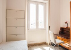 Spaziosa camera in appartamento con 4 camere da letto a Monte Sacro, a Roma