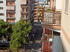 Zona magna grecia 100mq sesto piano numero locali tre professionale Taranto