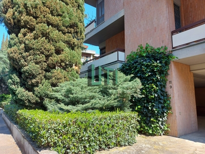 Appartamento con terrazzo in via edimburgo, Firenze